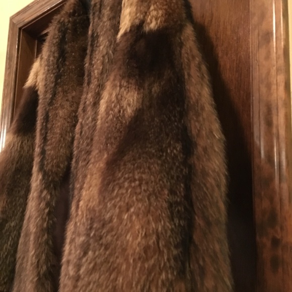 Luxurious Brown Fur Coat - Picture 5 of 8